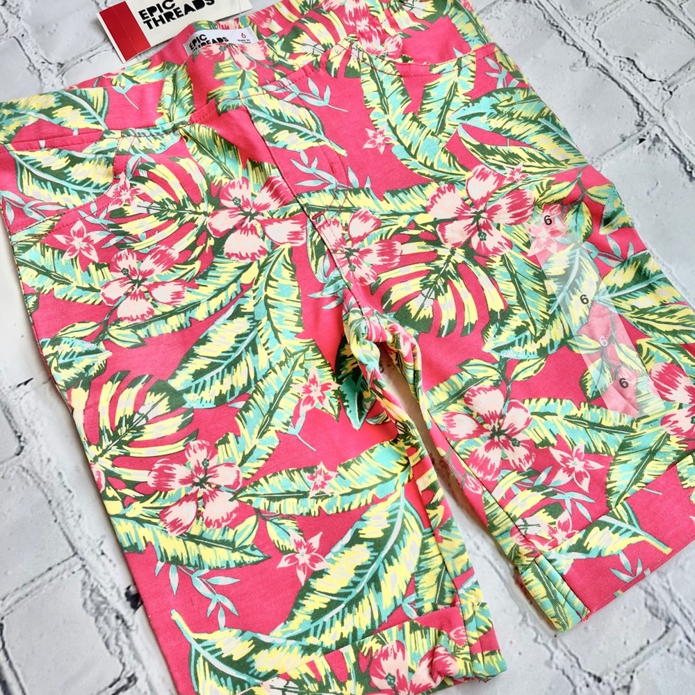 NWT Epic Threads Tropical Shorts